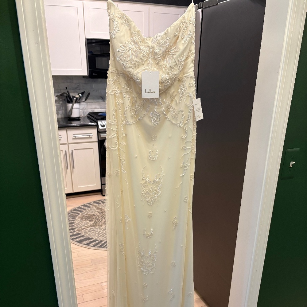 NWT Lulu’s gown.